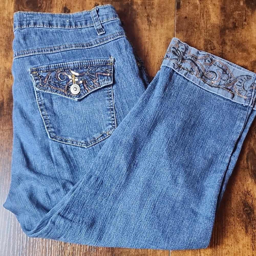 COS | Cropped Blue‎ Jeans with Embroidered Sequin Pocket And Hem Detail | 10